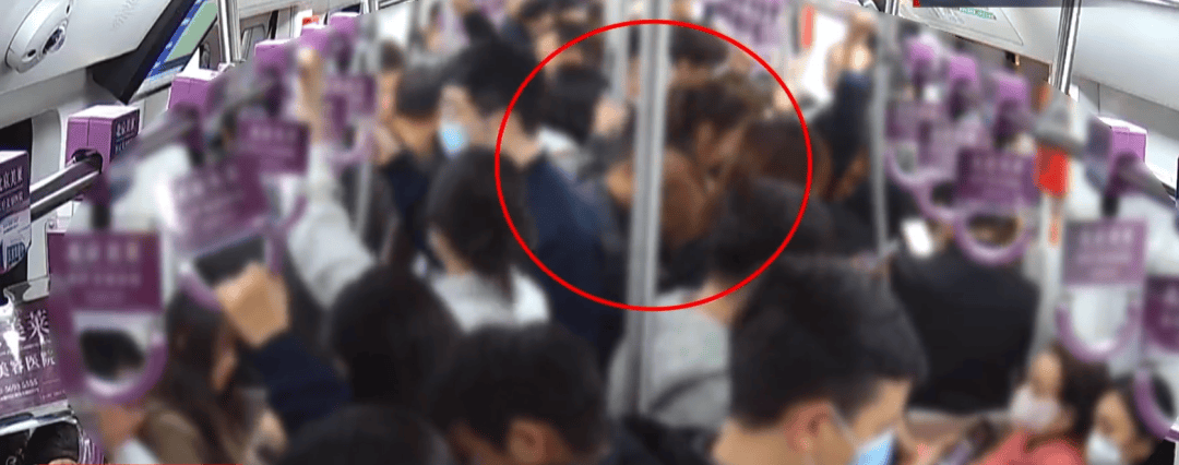 皇冠信用网出租代理_男子北京地铁内猥亵女乘客皇冠信用网出租代理,被抓后下跪求原谅!警方:拘