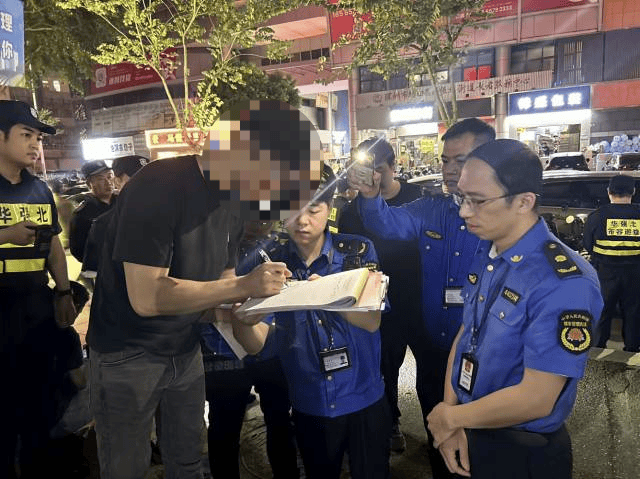 皇冠信用網出租_“锅铲声敲得我睡不着”!深夜皇冠信用網出租,深圳多名流动摊贩被劝离……