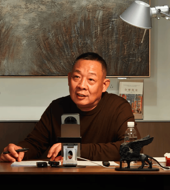 皇冠登3代理注册_胖东来创始人“炮轰”车企企业家:都像奴隶一样皇冠登3代理注册,一个比一个傻