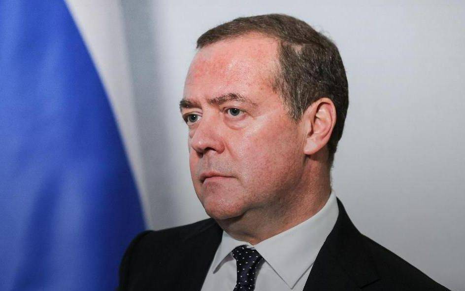 皇冠登3代理申请_梅德韦杰夫:如局势升级 不排除俄罗斯打击北约基地的可能