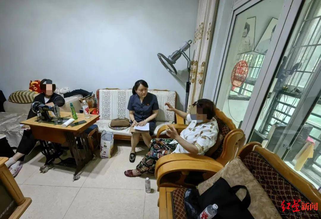 Crown Sports official website_老人出尔反尔Crown Sports official website,多次躺地阻挠小区加装电梯,法院发出5000元预罚款决定告知书后……