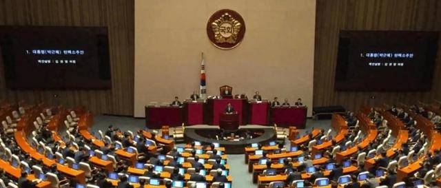 Crown Football Platform Agent_尹锡悦命运迎来转折？11000人聚集总统官邸外Crown Football Platform Agent，在野党棋差一招