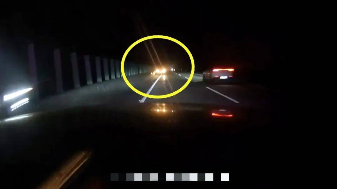 皇冠体育_一家三口在广西高速上逆行12公里皇冠体育,近百辆车“懵”了