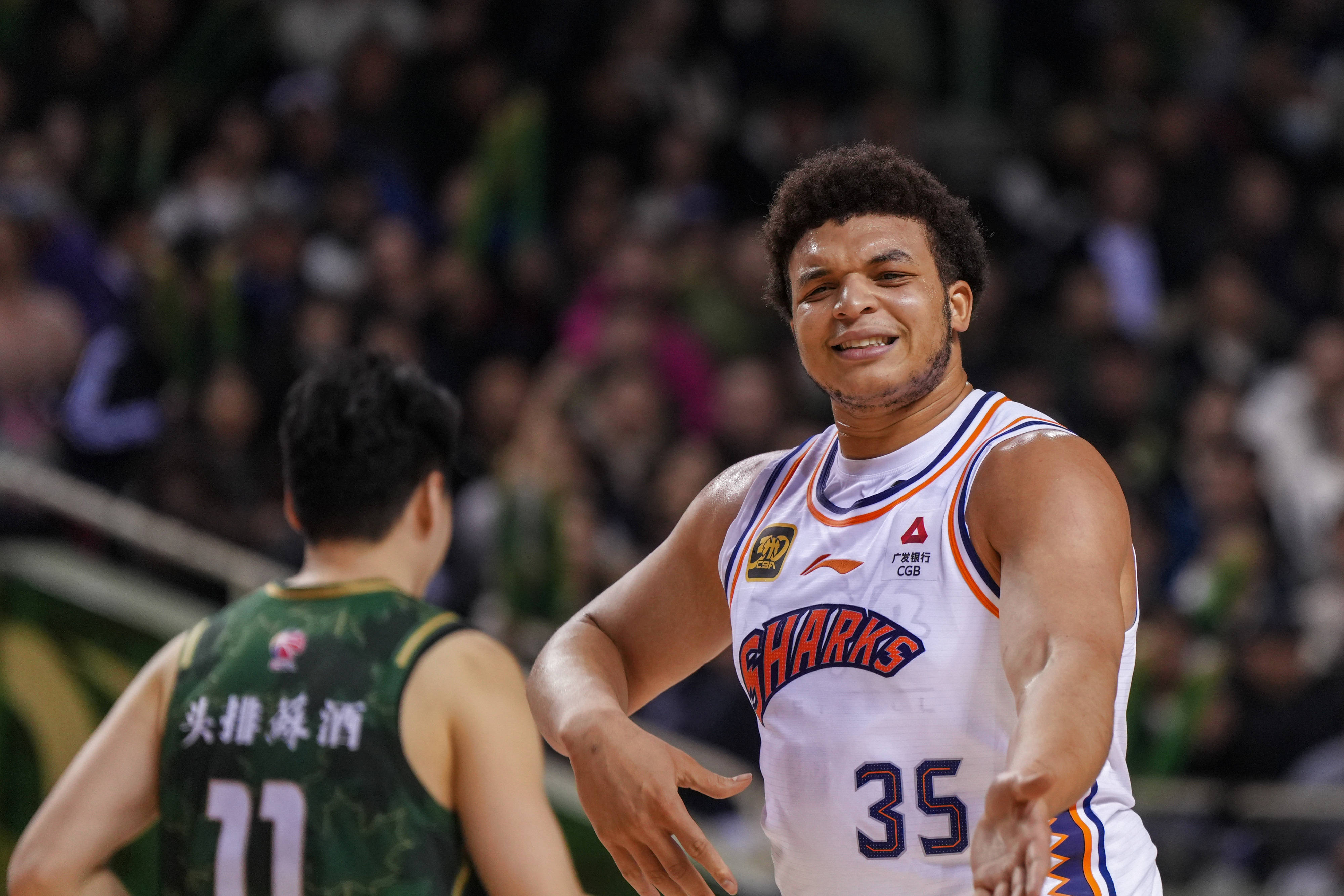 如何代理皇冠信用网_34分大胜如何代理皇冠信用网!洛夫顿15+11+8 上海终结广东9连胜