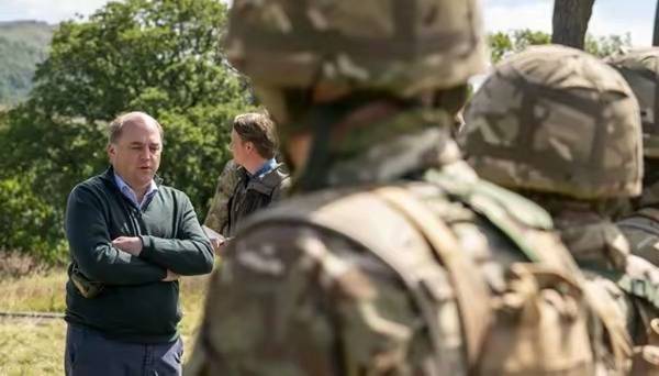 皇冠信用网哪里申请_用不着特朗普了?乌克兰宣布获得强援皇冠信用网哪里申请,俄媒趁机曝光英乌“百年协议”细节