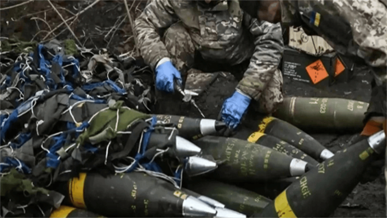 皇冠信用网注册账号_美军榴弹炮被“卡脖”?仔细一看自己卡住的皇冠信用网注册账号,台岛玻璃心碎一地