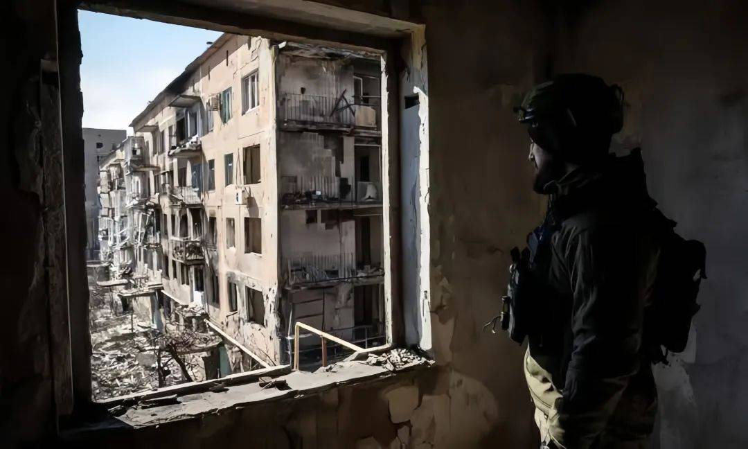 皇冠盘申请_俄军战场大捷震撼登场:火焰喷射器横扫乌军皇冠盘申请,城市攻防迎来新局面