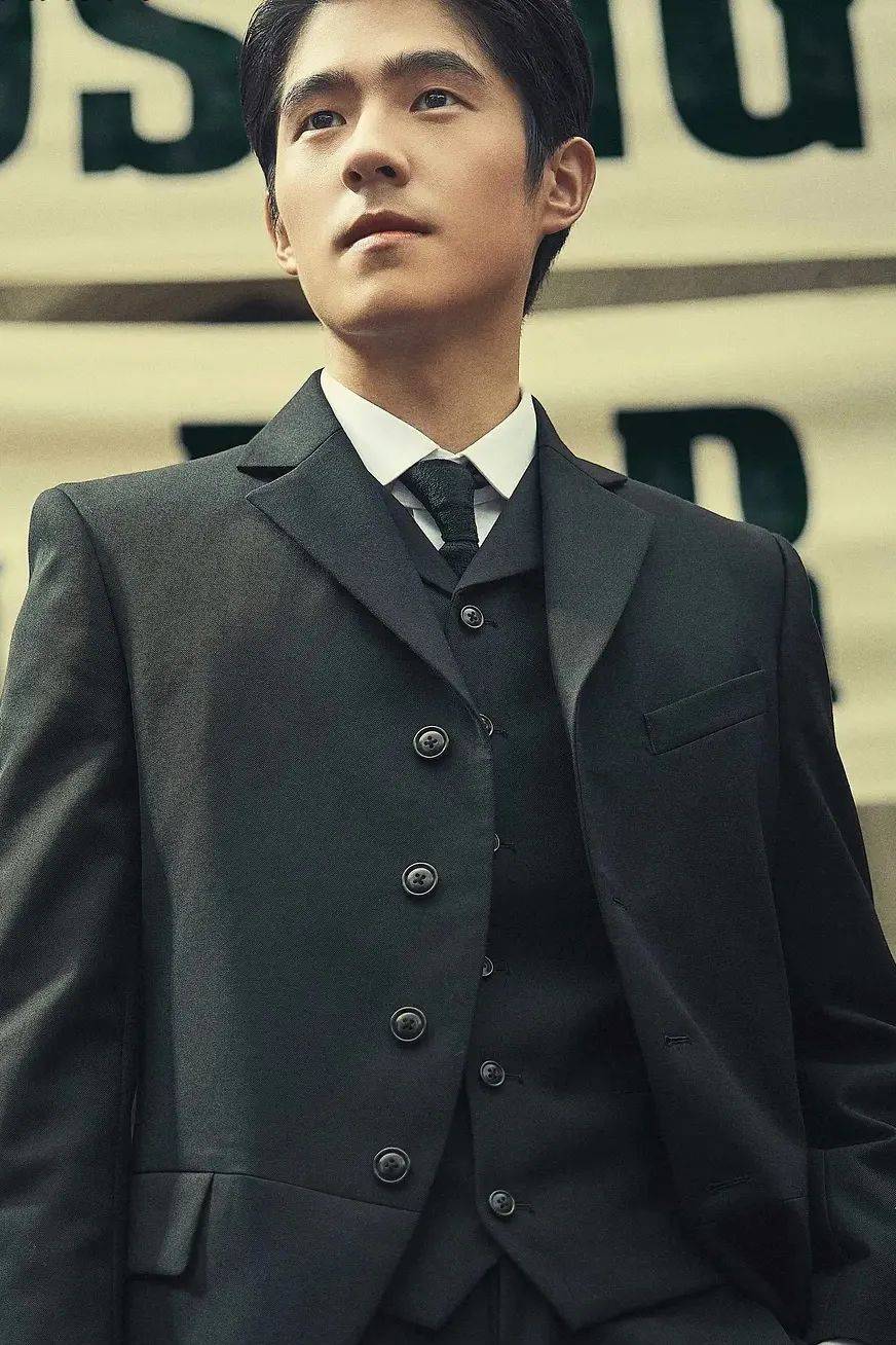 亚洲杯直播_《唐探1900》亚洲杯直播,电影一般,陈思诚对刘昊然的爱绝了