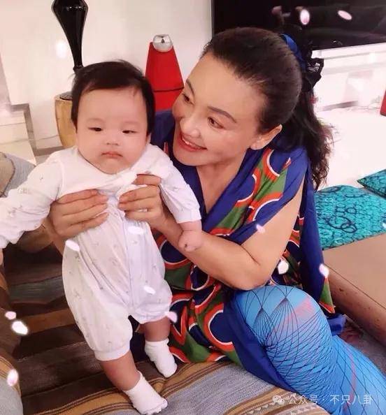 怎么开通皇冠信用开户_美人已回家怎么开通皇冠信用开户,妈妈一夜白头,她如流星短暂却热烈灿烂!