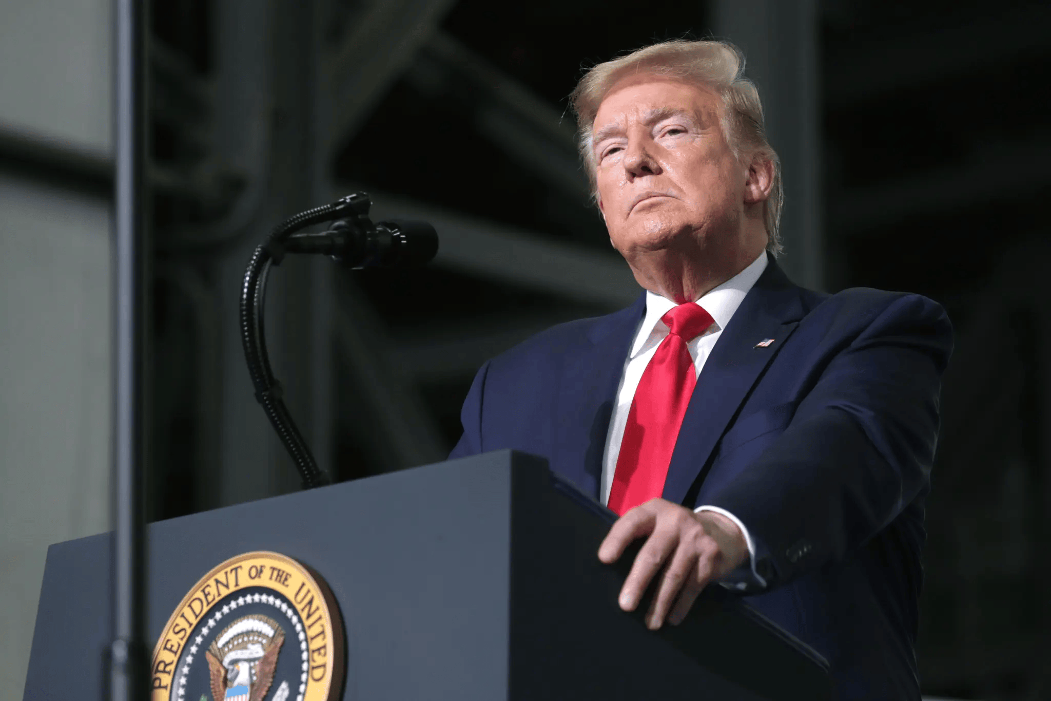 好世界杯直播时间_美媒:特朗普宣布立即解雇肯尼迪表演艺术中心董事会多名成员好世界杯直播时间,并将任命自己为董事会主席