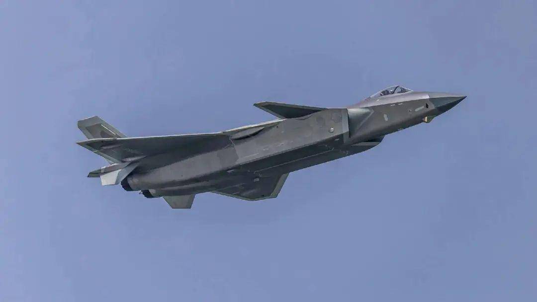 皇冠信用网登2代理申请_中国歼20改变地区局势皇冠信用网登2代理申请,美军要把前线F15c全替换,想让F15EX迎战