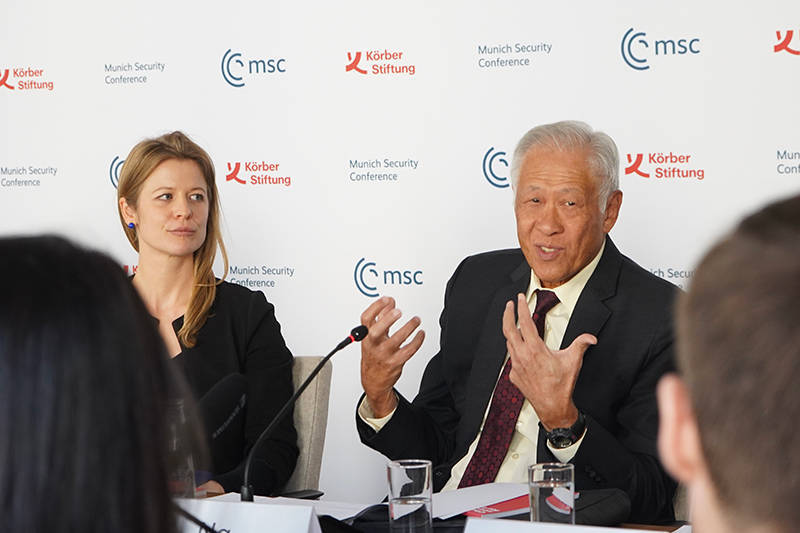 世界杯足球平台代理_新加坡防长:美国在亚洲的形象世界杯足球平台代理,从解放者沦为搅局者、包租公