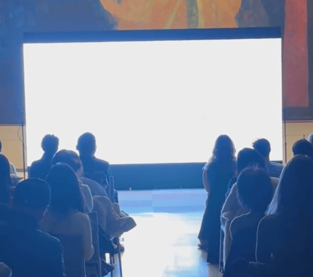 皇冠信用网庄家_《哪吒2》破121亿皇冠信用网庄家,已走进联合国!预测票房下降10亿,什么原因?抖音:已查处400余个仿冒导演饺子的账号