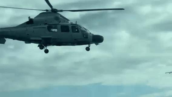 皇冠信用庄家_极限三米!黄岩岛中菲空中对峙!武直9强势碾压皇冠信用庄家,菲记者吓得尖叫