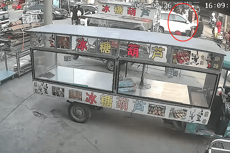 hga030账号_山东一单亲妈妈直播间阻止网友辱骂“唐宝”少年遭上门殴打hga030账号，警方：已受理案件，正调查