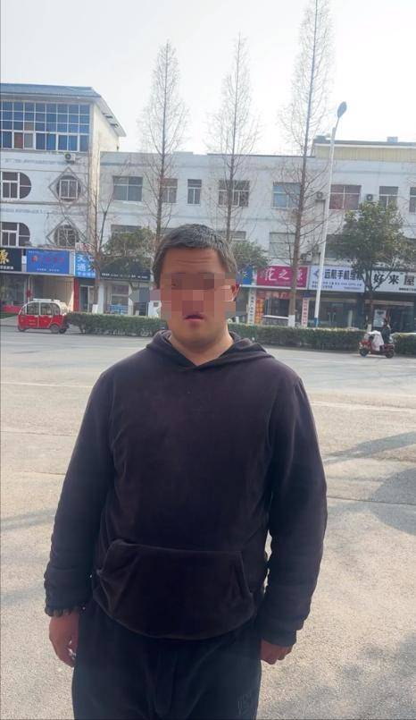 hga030账号_山东一单亲妈妈直播间阻止网友辱骂“唐宝”少年遭上门殴打hga030账号，警方：已受理案件，正调查