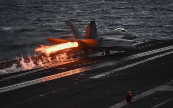 网上买球怎么买
_美航母现场爆炸!8 万吨巨舰被炸出 7 个大洞网上买球怎么买
,134 名士兵遇难损失惊人