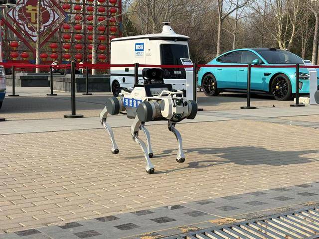 正网皇冠信用網_机器狗在北京上路巡逻正网皇冠信用網，大幅压缩防控盲区，效率提升3倍！