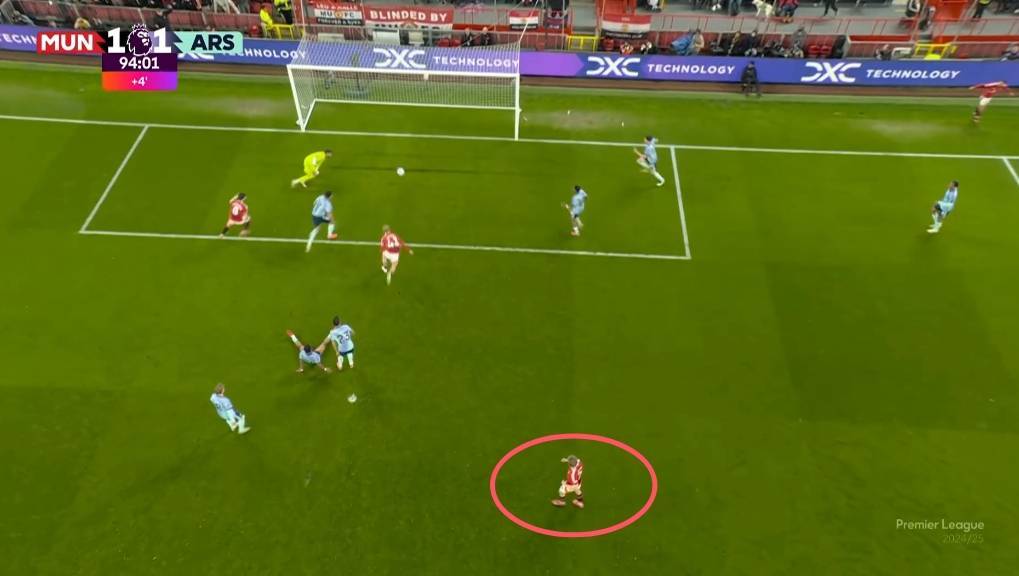 皇冠信用盘代理申请_红衣服9号你干嘛呢最后机会皇冠信用盘代理申请，霍伊伦全程散步+看球长达15秒！