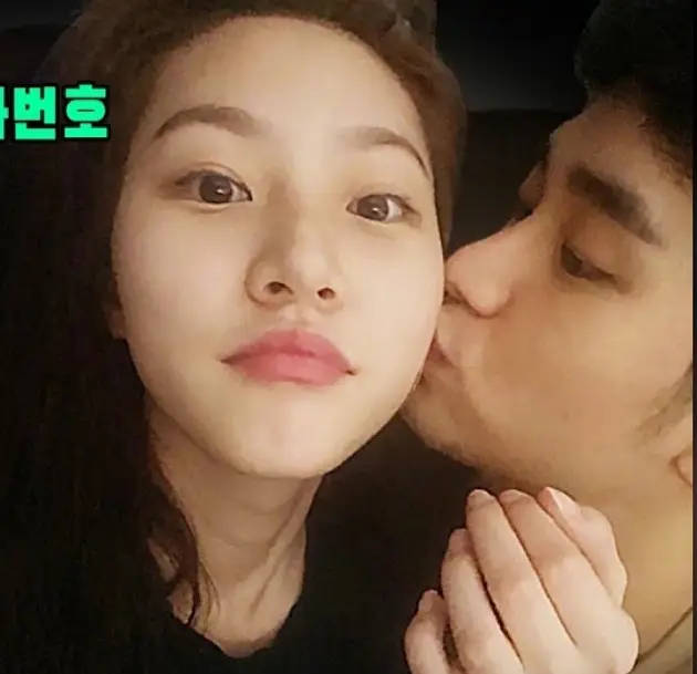 皇冠信用盘需要押金吗_韩国博主再曝金秀贤金赛纶合影 二人甜蜜亲脸令网友唏嘘