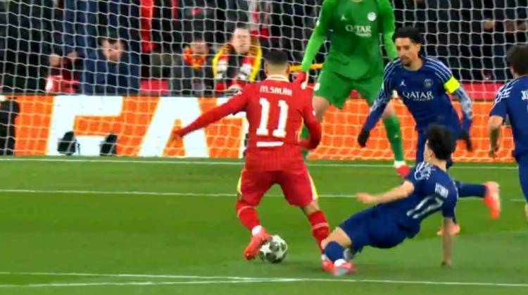 皇冠信用网注册开通_90分钟战报-利物浦0-1巴黎总分1-1进加时 登贝莱破门裁判引争议