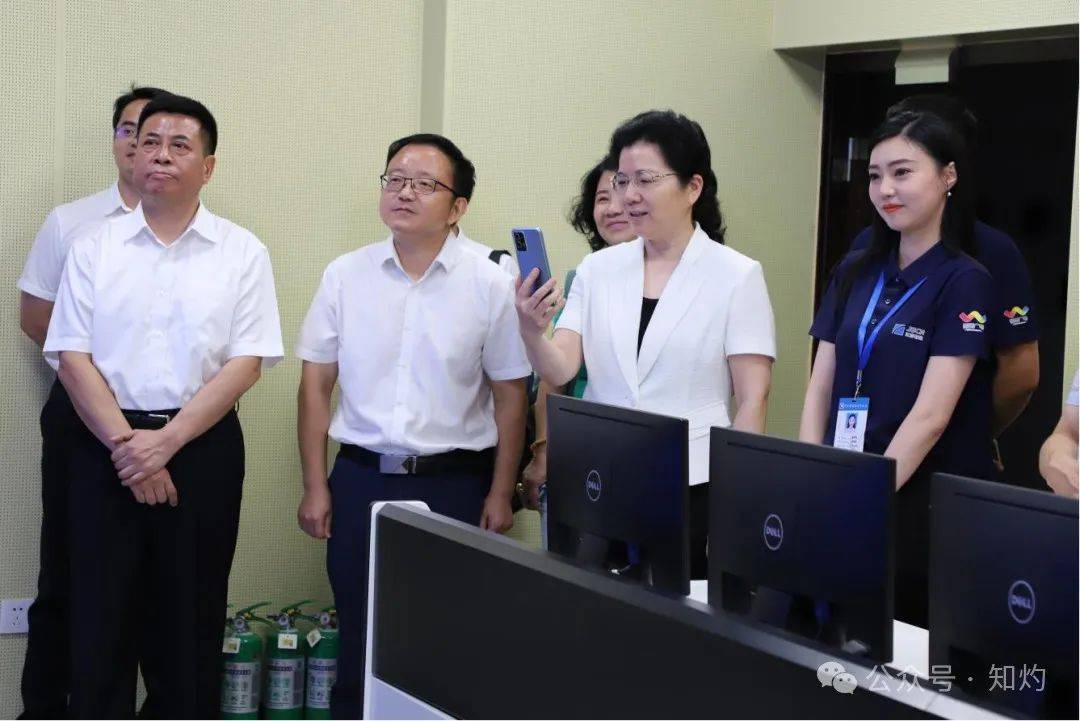 皇冠信用网代理注册_徐州市女“常委”李淑侠“官宣”落马皇冠信用网代理注册，知情人士曝其被带走细节……