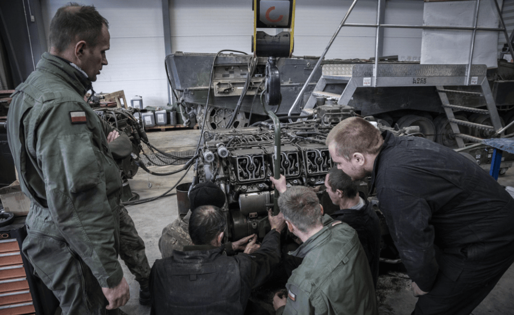 皇冠信用網庄家_难怪特朗普出面求情皇冠信用網庄家，库尔斯克真有“大鱼”！30名北约军官被困，普京给不给活路？