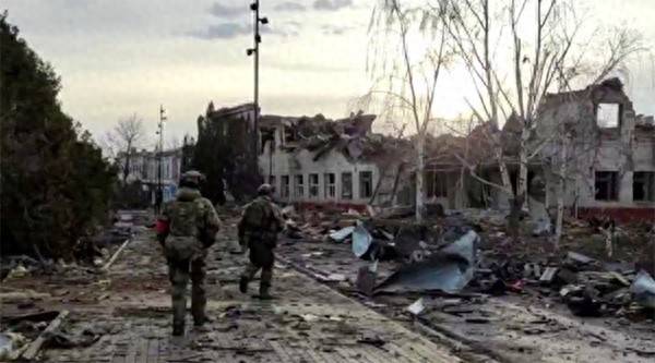 皇冠信用庄家_放下武器投降！乌克兰惨状让全世界都看清了皇冠信用庄家，当美国盟友没有好下场