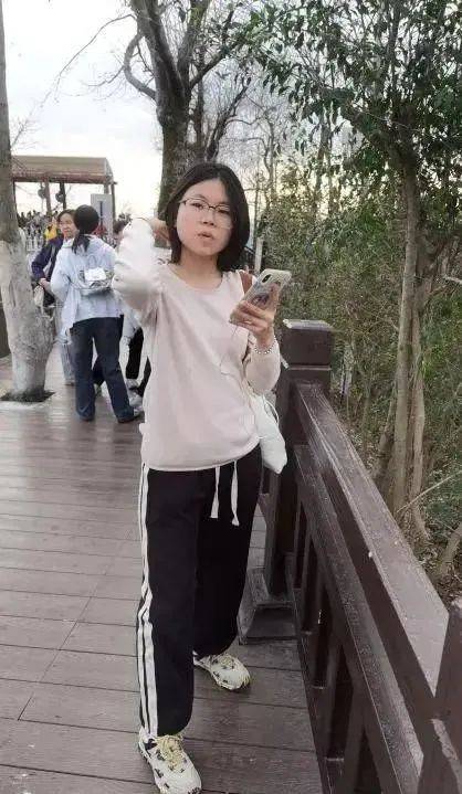 皇冠信用网登3代理注册
_湖北大学19岁女生失联数日皇冠信用网登3代理注册
,警方称已找到手机均关机,家人:在湖边发现女生衣物