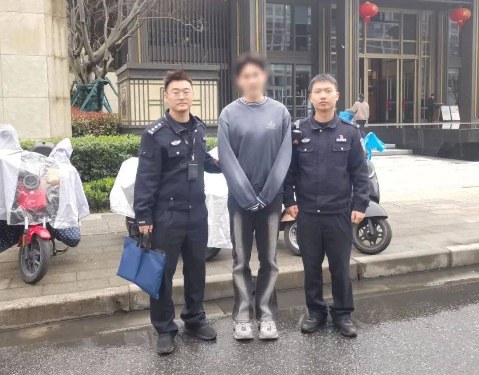 皇冠信用最新地址_假装“富二代”骗1000万后打赏主播700万皇冠信用最新地址，警方：已刑拘