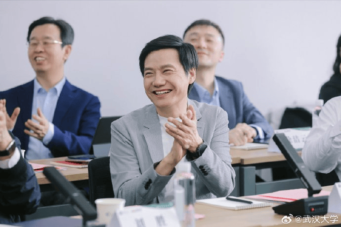 皇冠信用網占成代理
_雷军回应如何保持好身材:英语不好已经让母校“蒙羞”皇冠信用網占成代理
,不能再形象欠佳