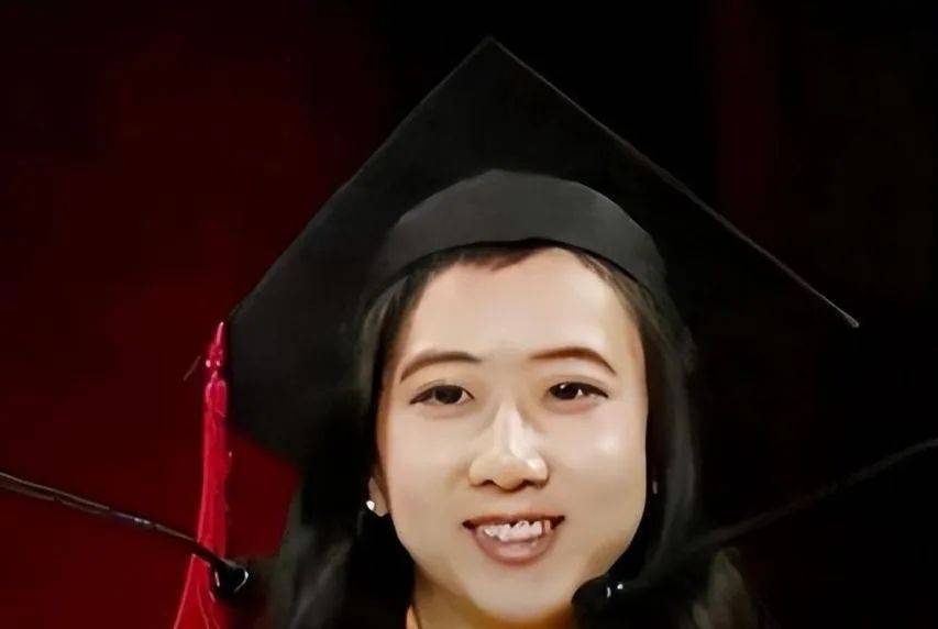 皇冠体育App下载
_夸美国空气香甜的杨舒平皇冠体育App下载
,已被美国驱逐出境,回国后下场怎么样了?