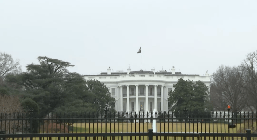 皇冠信用网代理_特朗普再下令：限制中企从伊朗进口石油后皇冠信用网代理，不许中国从委内瑞拉进油