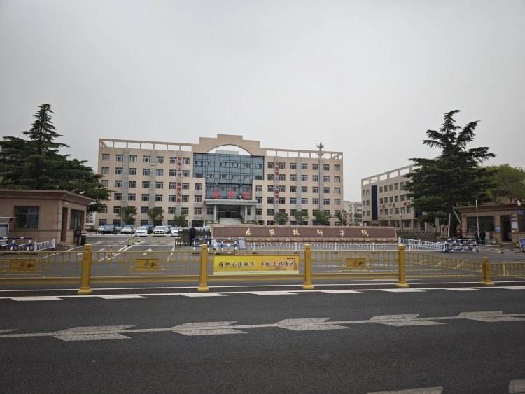 皇冠信用网怎么代理
_山东一任教31年教师临近退休突遭解聘皇冠信用网怎么代理
,学校回应