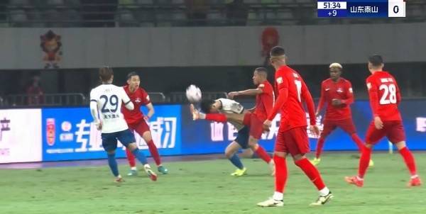 体育皇冠信用網
_半场-杨超声精彩倒钩罗德里格传射 梅州客家暂3-1山东泰山