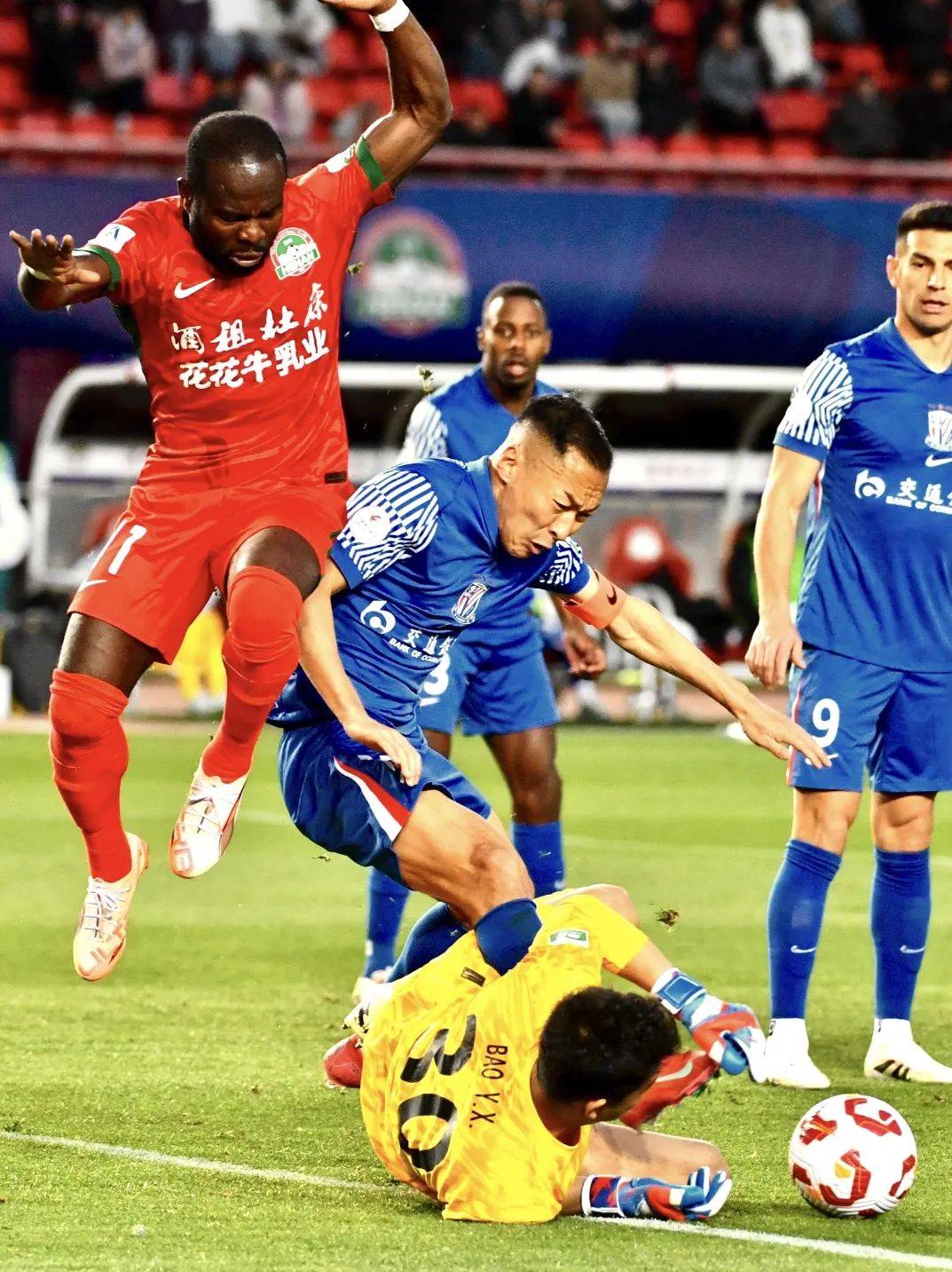 皇冠信用網会员注册_先进一球惨被逆转 1:3负于申花 南基一主场首战即闻“下课”声