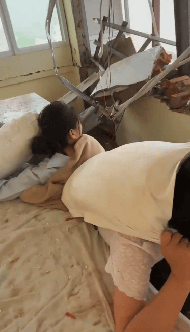 皇冠登3代理申请_“我女朋友脚筋断了皇冠登3代理申请，希望能回国治疗！”曼德勒一倒塌酒店还有华人被困，急盼救援