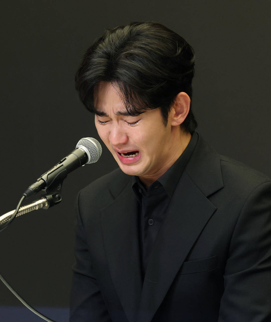 信用網如何申请_金秀贤为何在记者会上多次喝水信用網如何申请，网友请DeepSeek解读