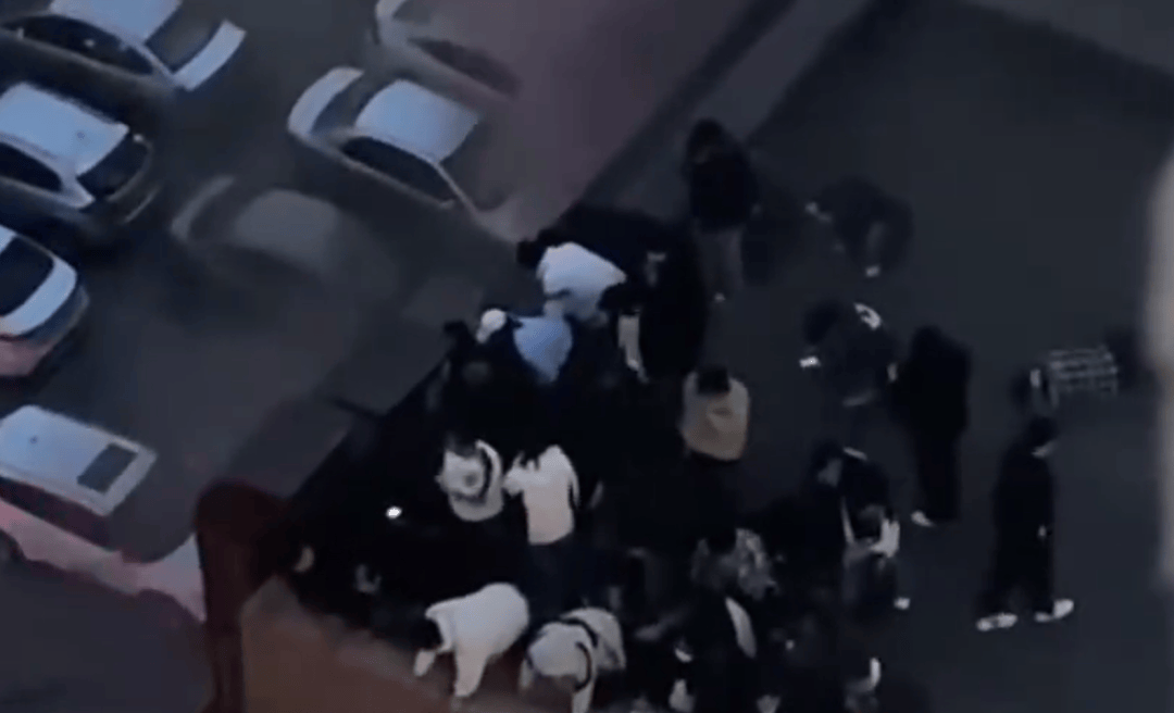 皇冠体育App下载
_沈阳一综合楼突发火灾皇冠体育App下载
!逃生者讲述逃生经过!官方最新通报