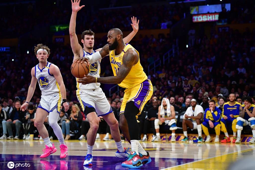 皇冠信用网代理注册_库里37+6詹姆斯33+5+9 勇士拒绝横扫力克湖人