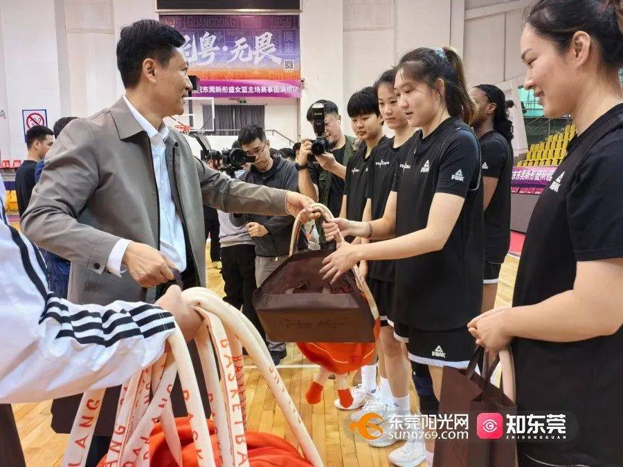 皇冠信用網需要押金吗_东莞女篮皇冠信用網需要押金吗，今晚“杀”回总决赛！黄思静、杨力维、杨舒予出战