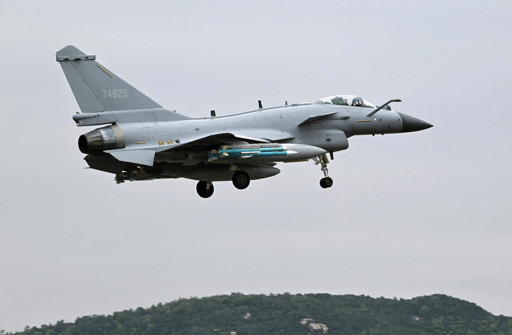 皇冠足球管理平台出租_歼-10战机性能超群皇冠足球管理平台出租，印度媒体出乎意料高评价，国际军火市场或将重新洗牌？