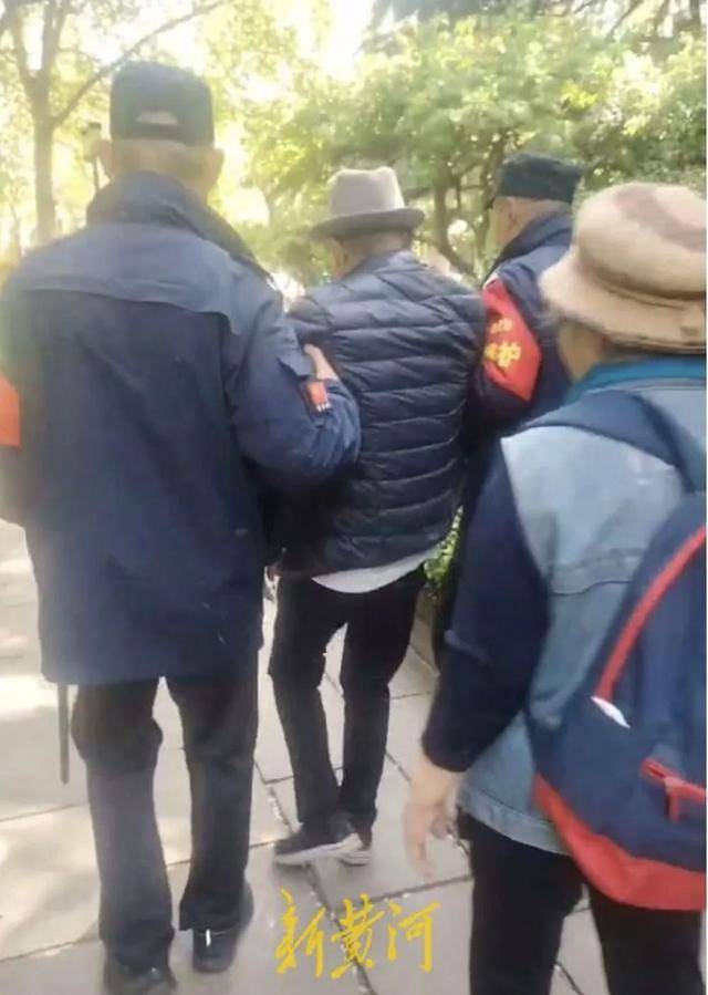 皇冠足球平台代理_济南一九旬老人皇冠足球平台代理，在趵突泉游玩时突发晕厥，家属：寻好心人想当面感谢