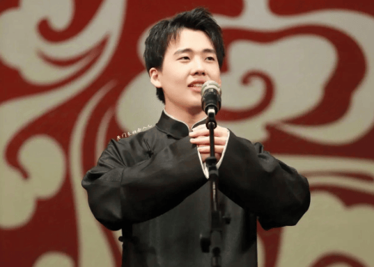 皇冠体育App下载_放下孩子与郭德纲离婚,远赴日本的郭麒麟亲妈胡中惠,现在怎么样皇冠体育App下载了