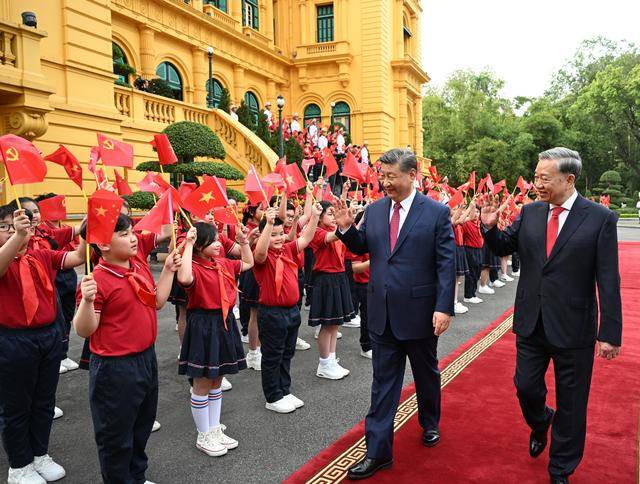 皇冠信用盘平台出租_图集｜越共中央总书记苏林为习近平举行欢迎仪式