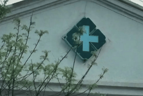 皇冠信用网址_三河“红黑蓝”事件：被免职负责人是谁皇冠信用网址？警徽也被改色？