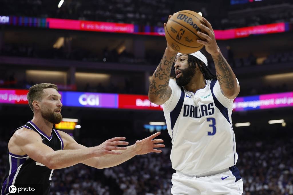 皇冠体育App下载
_浓眉27+9克莱23分 独行侠淘汰国王保留季后赛希望