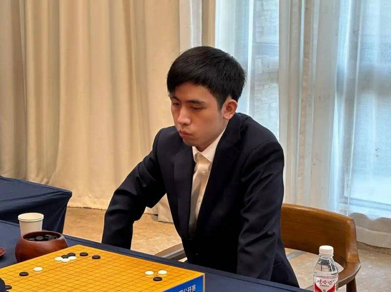 新版hga050
_中国围棋诞生第24位世界冠军 “04后”王星昊迅猛崛起