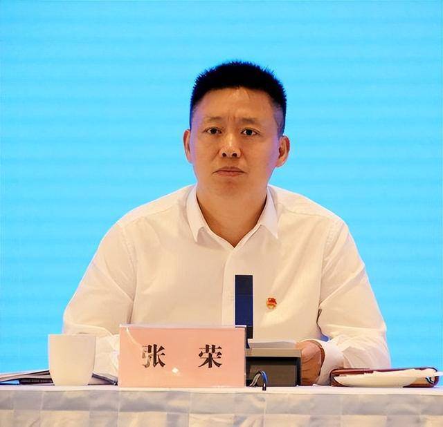 足球外盘在哪里可以买
_四川省委统战部副部长(正厅级)张荣履新峨眉电影集团“一把手”