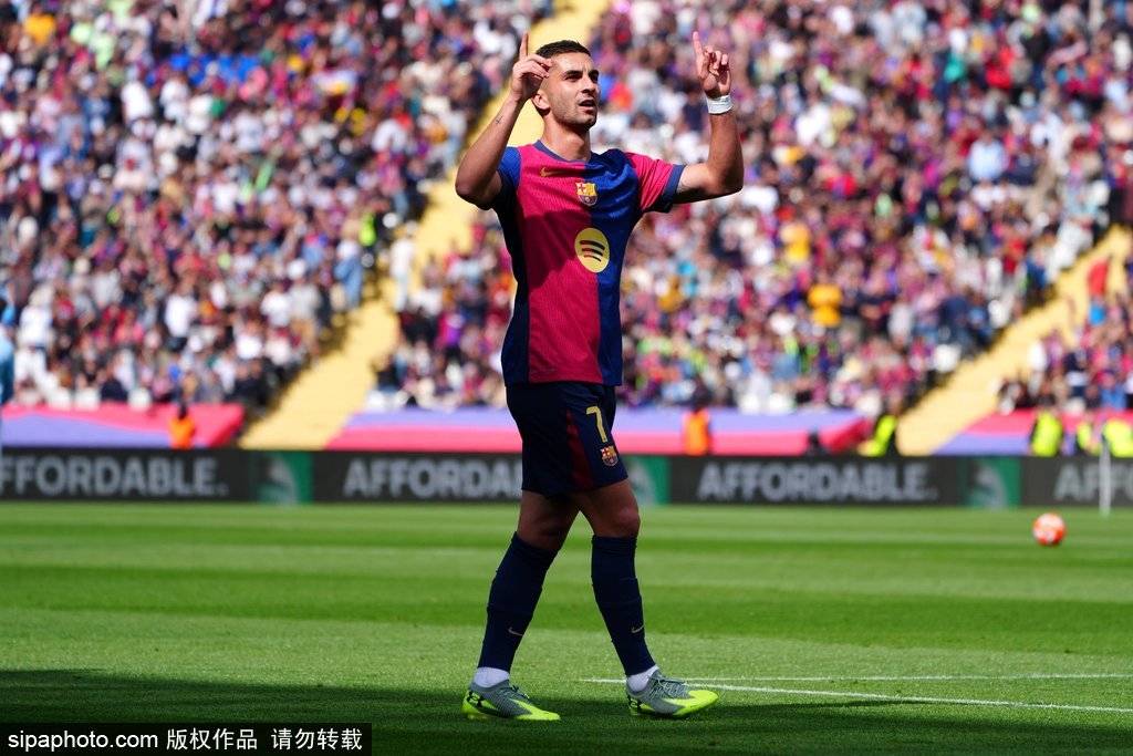 皇冠信用盘正网_西甲-拉菲尼亚双响+补时绝杀 巴萨连扳3球4-3先赛7分领跑
